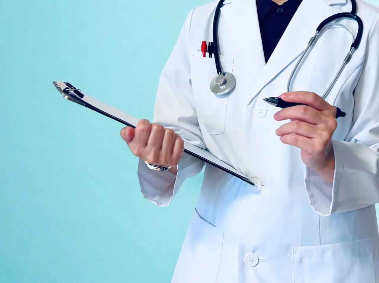 カルテをもつ医者