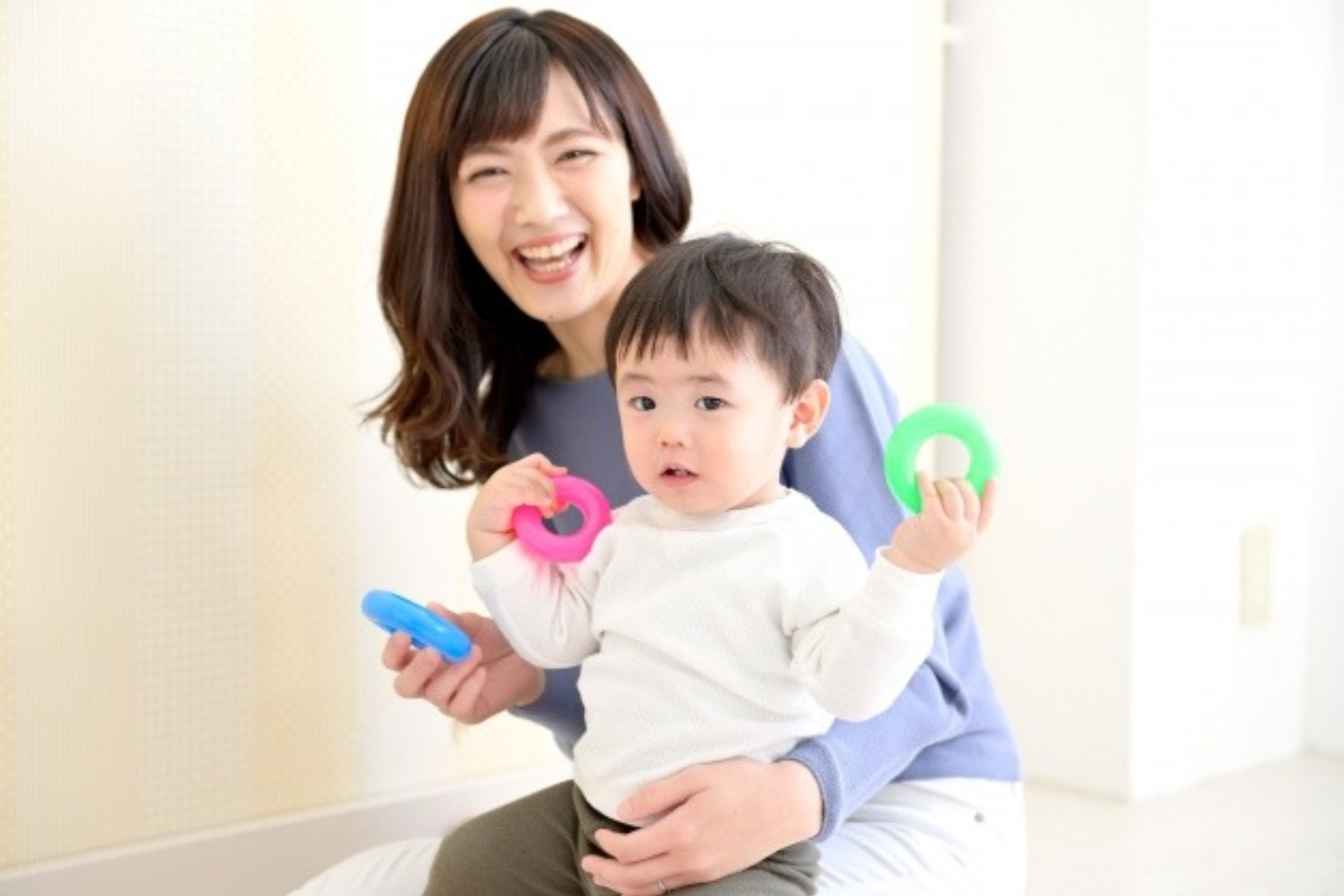 楽しく遊ぶ親子